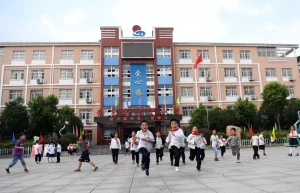 Read more about the article Կրթություն չինական ձևով․ աշխատասիրության, կարգապահության և մրցակցության դասեր